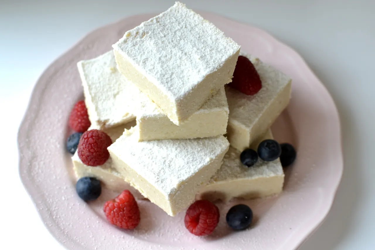 wegańskie blondie z ciecierzycy