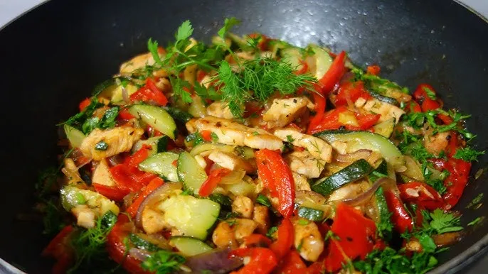 szybki obiad z kurczaka na jednej patelni