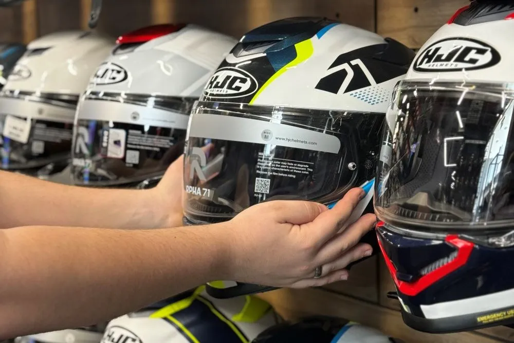 Rodzaje kasków motocyklowych integralny szczękowy otwarty