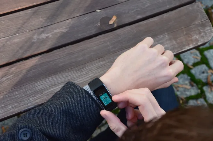 pulsometr na nadgarstku pomiar tętna