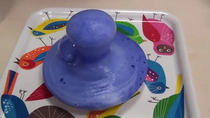 eksperyment wulkan z pianki do golenia dzieci