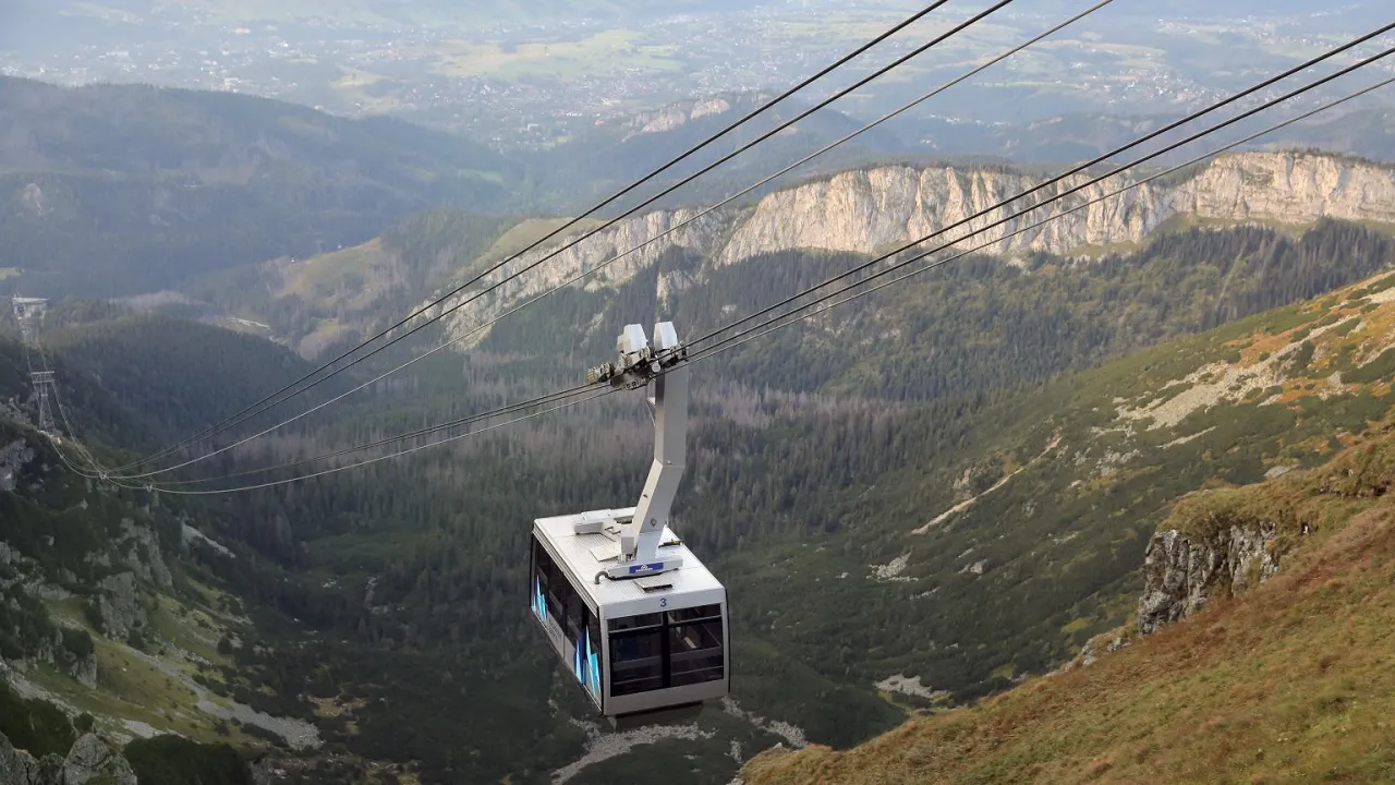 Wagonik kolejki Kasprowy Wierch widok