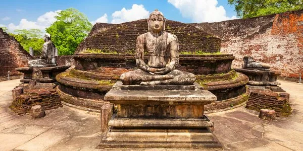 Świątynia buddyjska Sri Lanka zasady ubioru