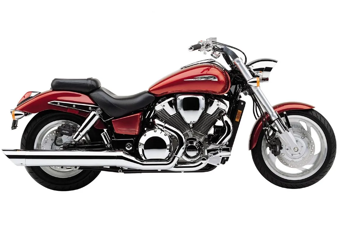 Honda VTX 1800 motocykl w trasie