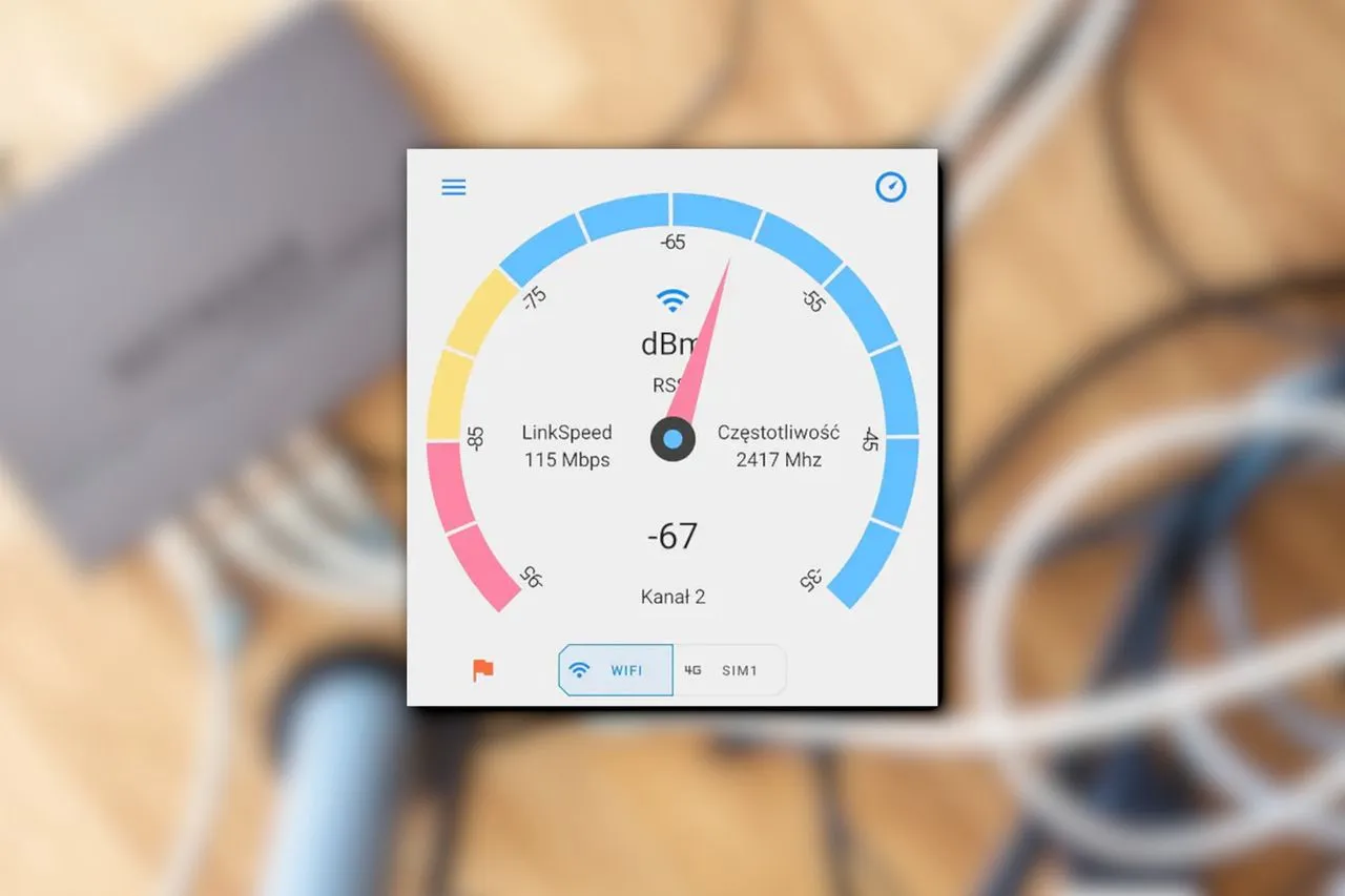 Osoba sprawdzająca router lub laptop z ikonami Wi-Fi