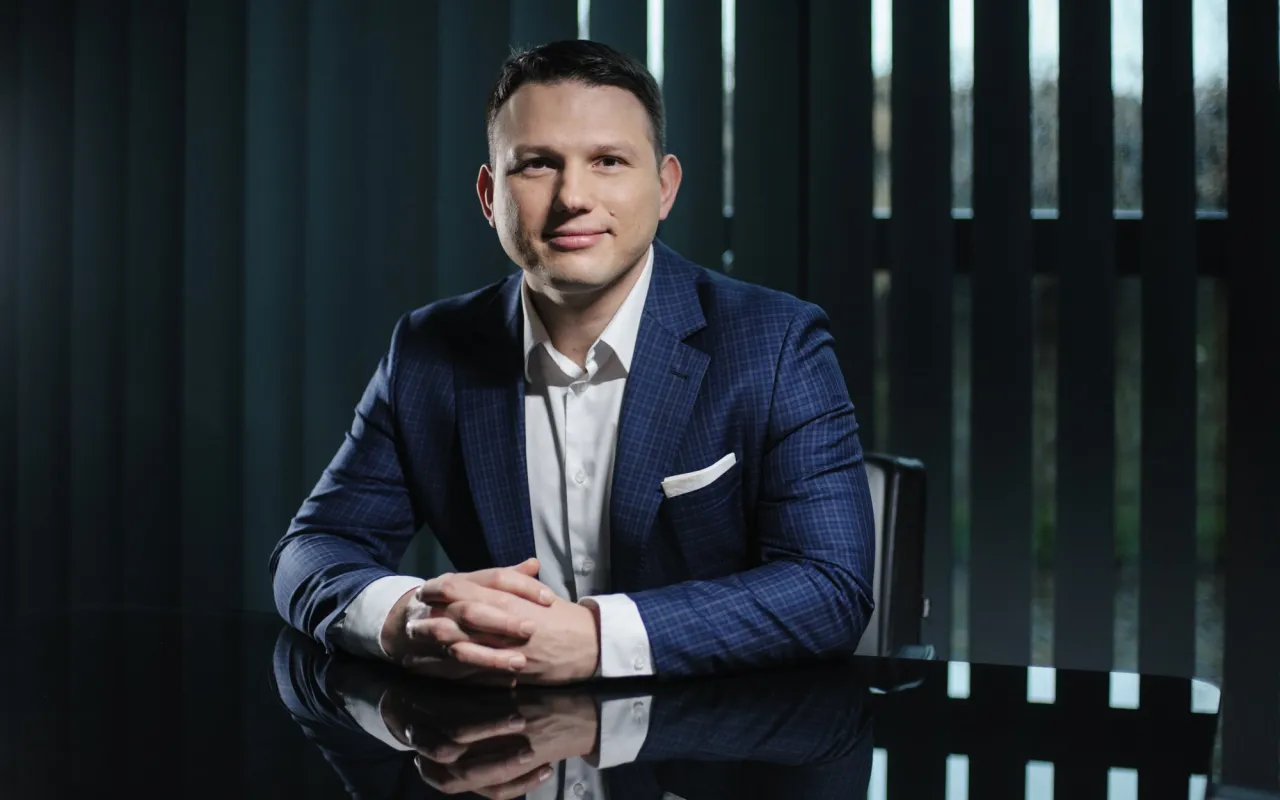 Zdjęcie Jaką firmę ma Mentzen? Odkryj działalności i usługi Sławomira Mentzena