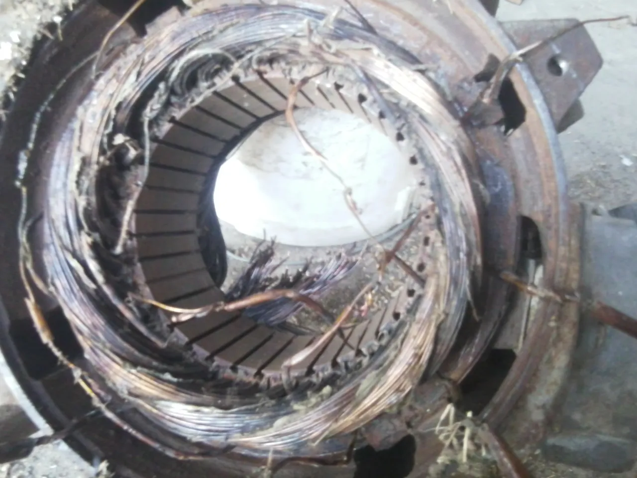 proces przezwajania silnika elektrycznego