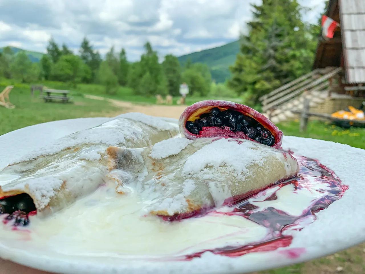 Bacówka pod Małą Rawką naleśniki z jagodami