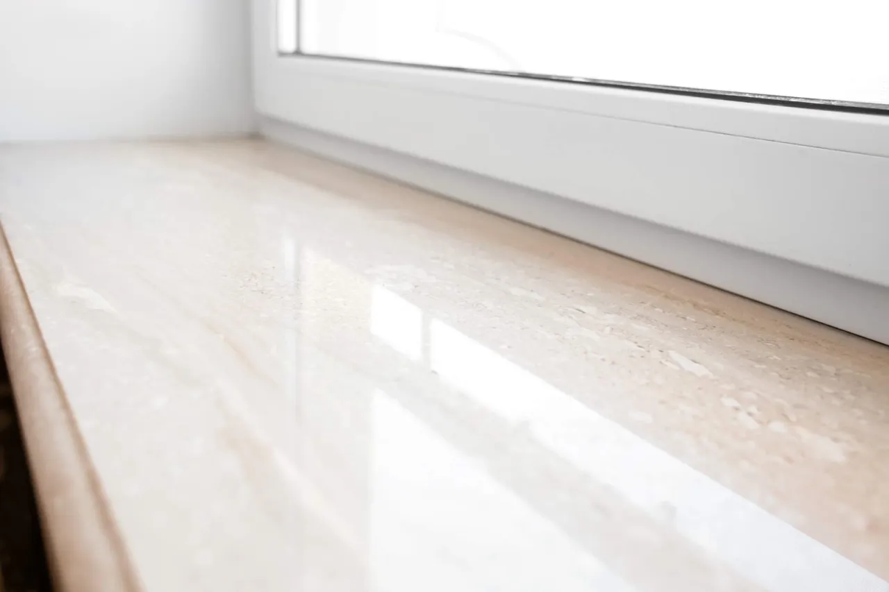 parapety wewnętrzne kamienne i pcv por&oacute;wnanie