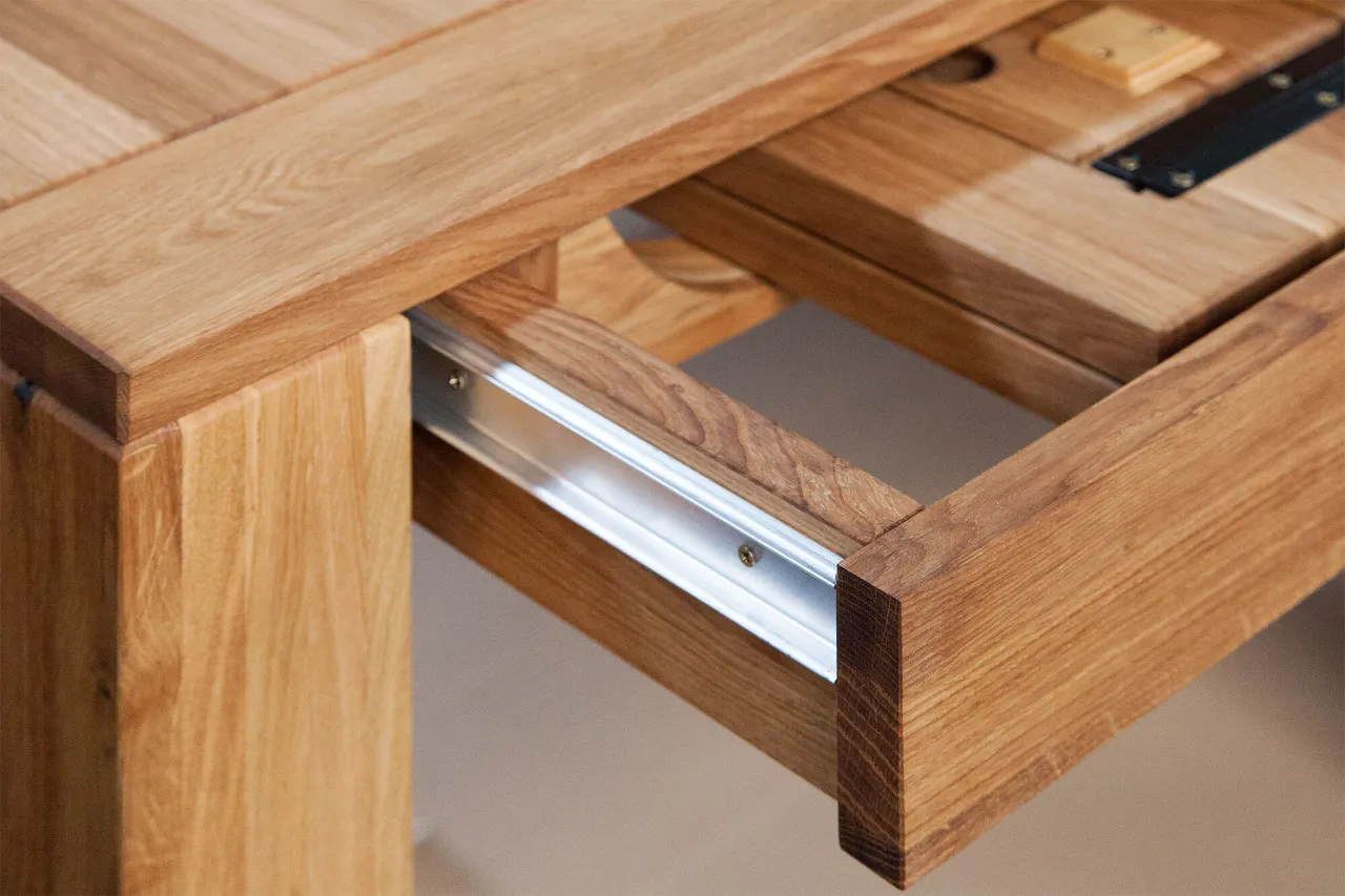 r&oacute;żne mechanizmy rozkładania stołu