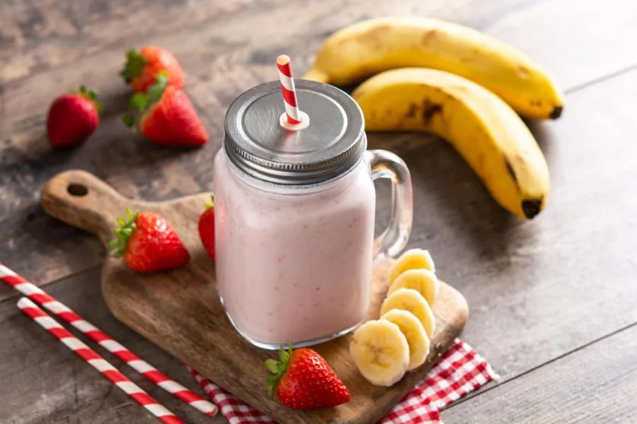 Różne koktajle truskawkowe na odchudzanie