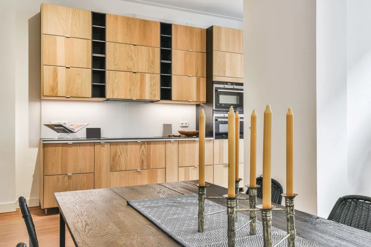 Fronty kuchenne drewniane, pielęgnacja drewna w kuchni