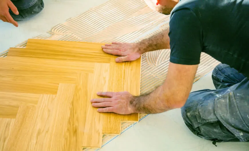 rodzaje klejów do paneli podłogowych porównanie