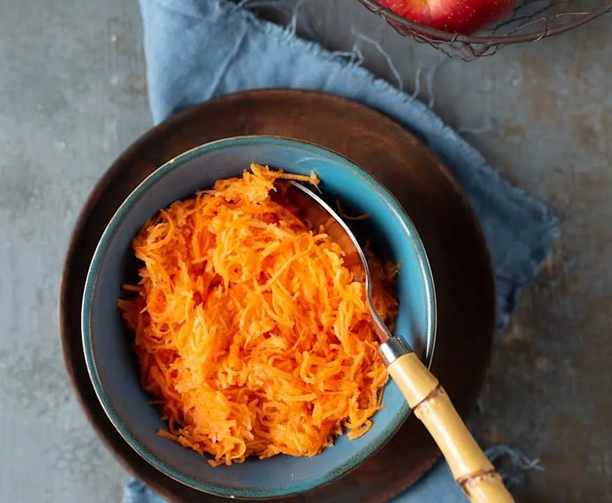 tarka kuchenna z marchewką i jabłkiem
