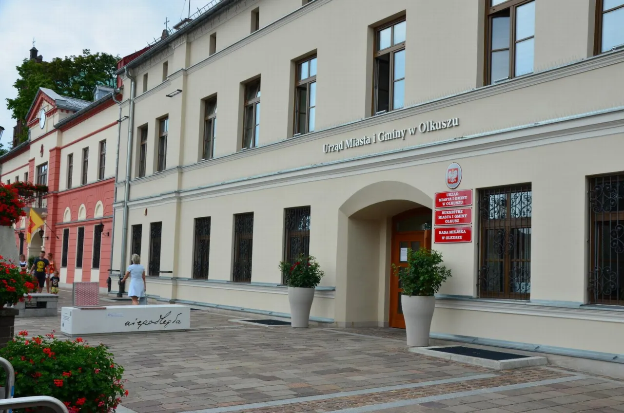 Urząd miasta lub gminy w Polsce