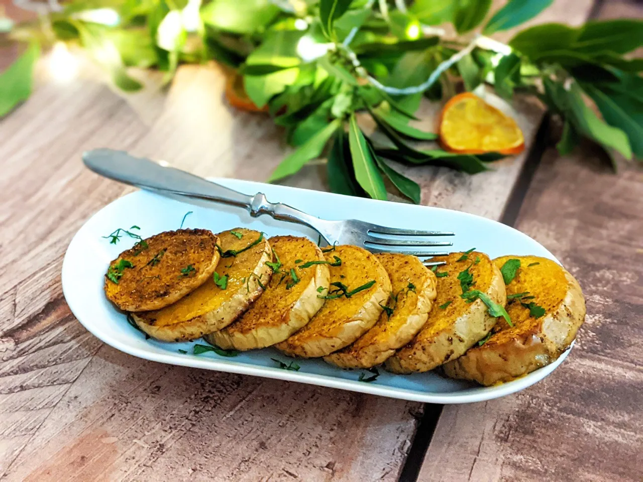 Courge grill&eacute;e au four avec herbes et &eacute;pices