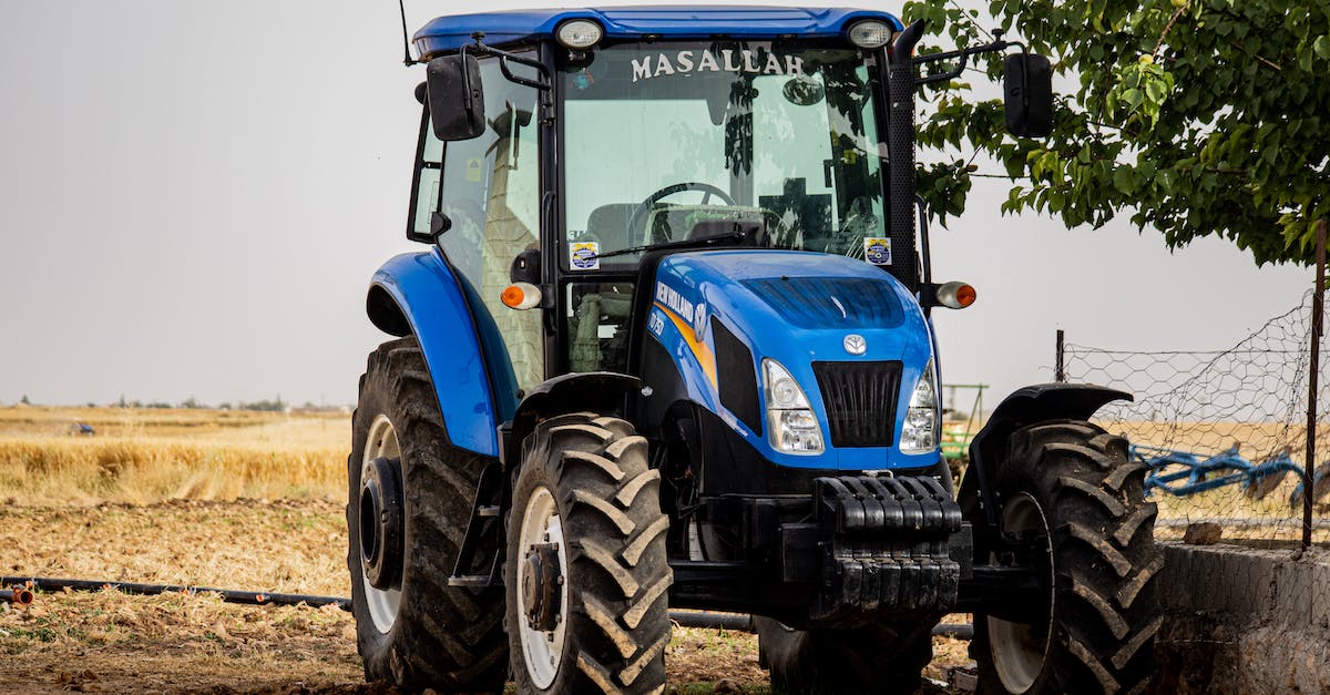 Jaki traktor ciągnik kupić? Poradnik dla rolników
