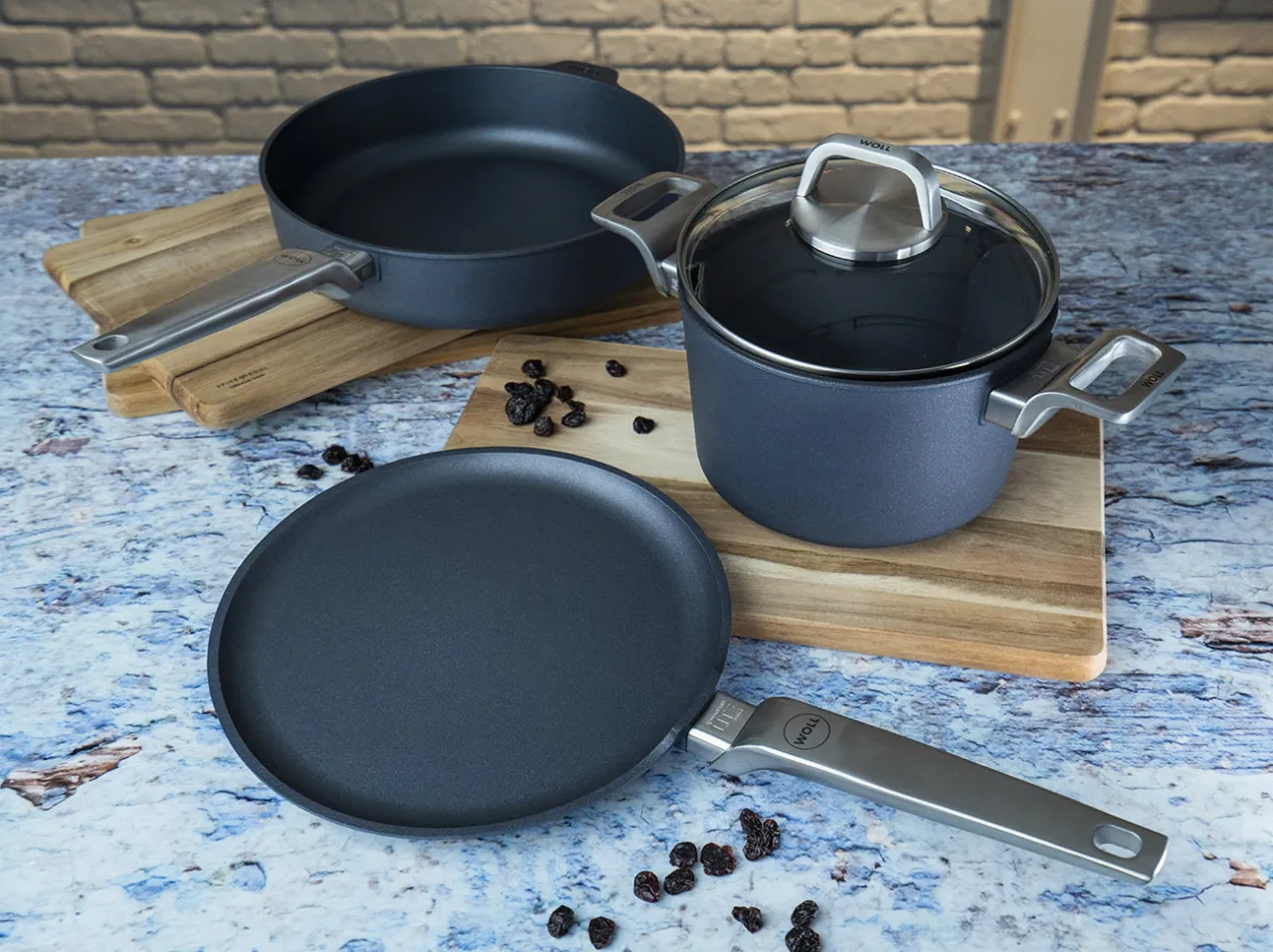 uszkodzona powłoka nieprzywierająca garnek