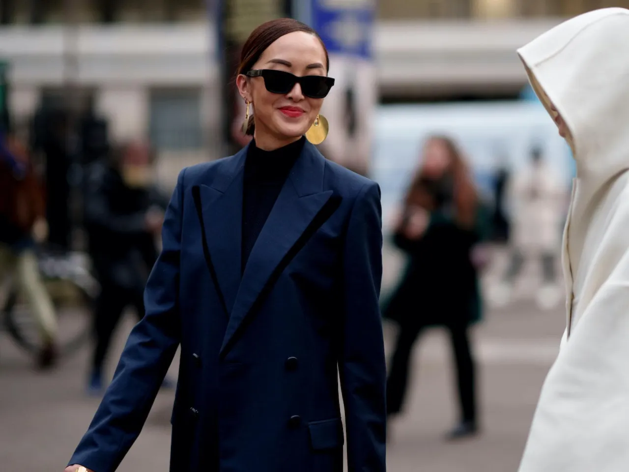 Dunkelblau und Schwarz Outfit Eleganz