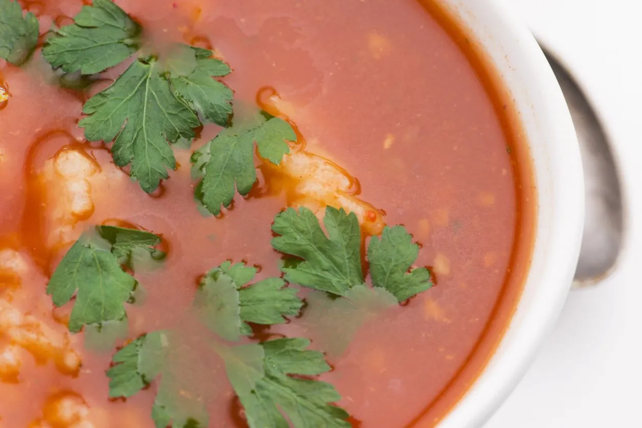 kreatywne wykorzystanie resztek zupy pomidorowej