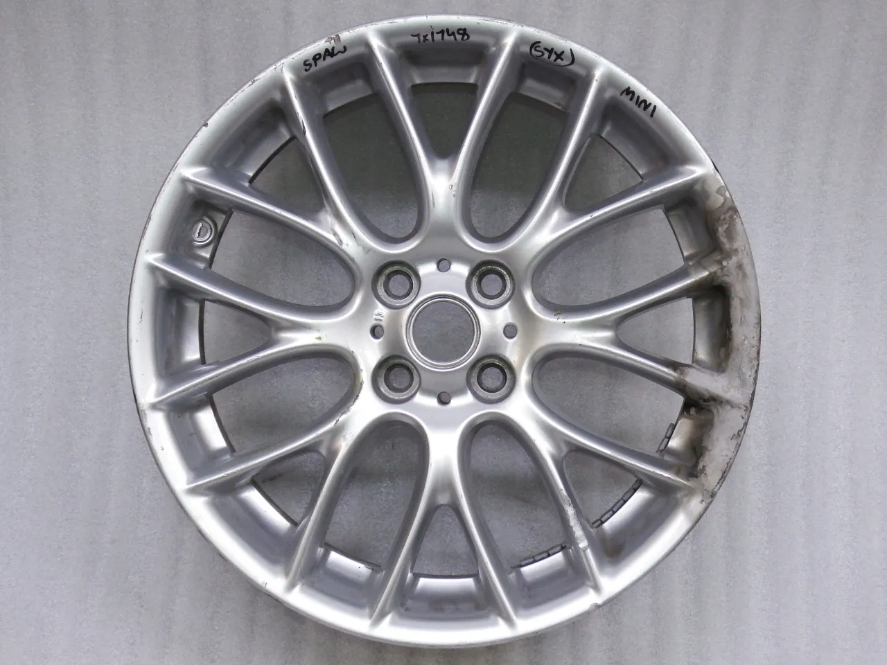 Felgi aftermarket Mini Cooper vs OEM