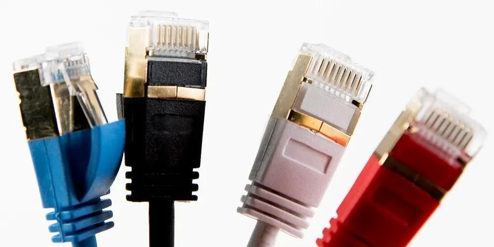 Zdjęcie Jak zacisnąć kabel internetowy - proste kroki, aby uniknąć błędów