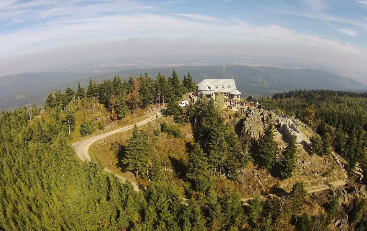 Wysoki Kamień schronisko panorama