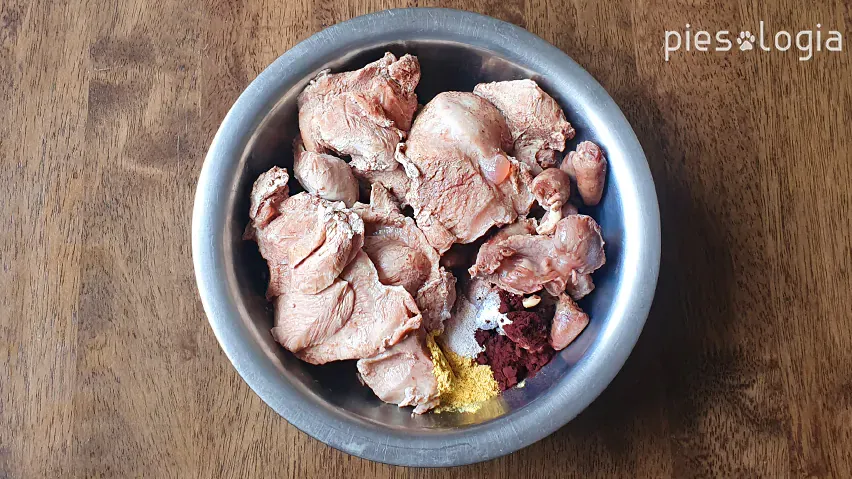 surowe i gotowane żołądki drobiowe dla psa