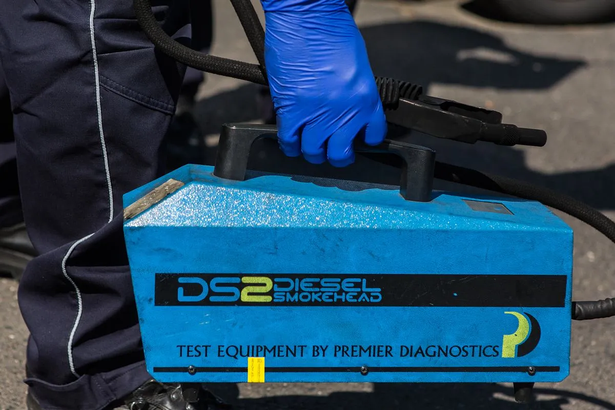 dymomierz na stacji kontroli pojazdów