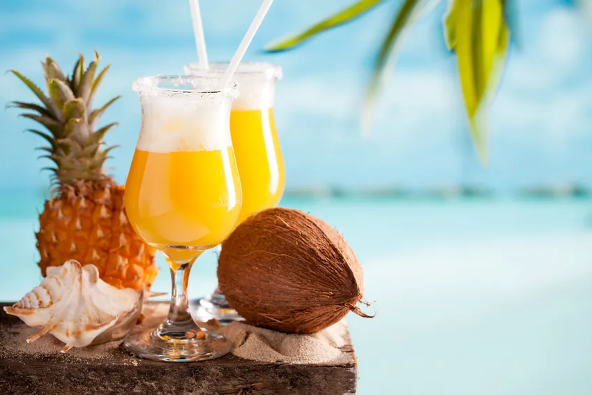 świeży ananas i mleczko kokosowe