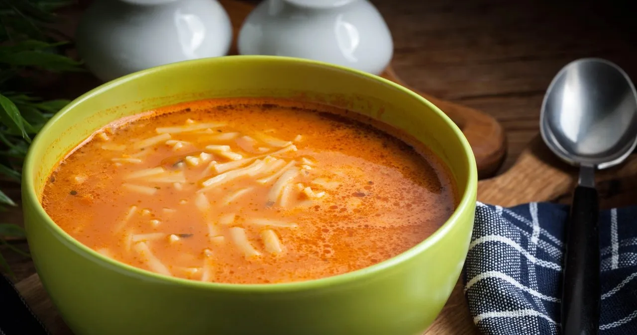 Śmietana jogurt zupa