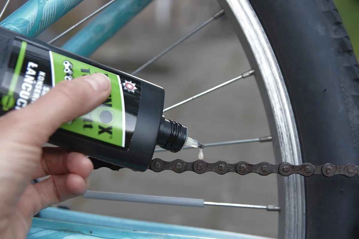 smarowanie łańcucha rowerowego