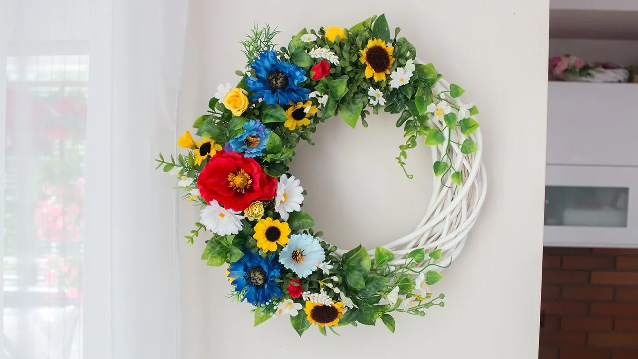 inspiracje wiosenne wianki na drzwi