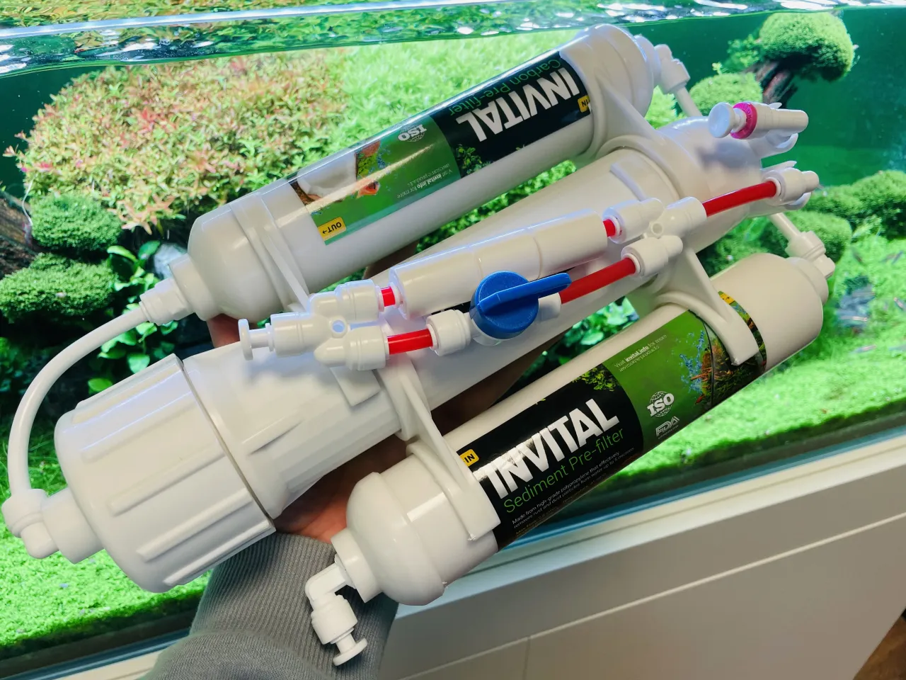 System filtrów do akwarium, który pomoże Ci jak obniżyć twardość wody. W zestawie filtry węglowe i sedymentacyjne.