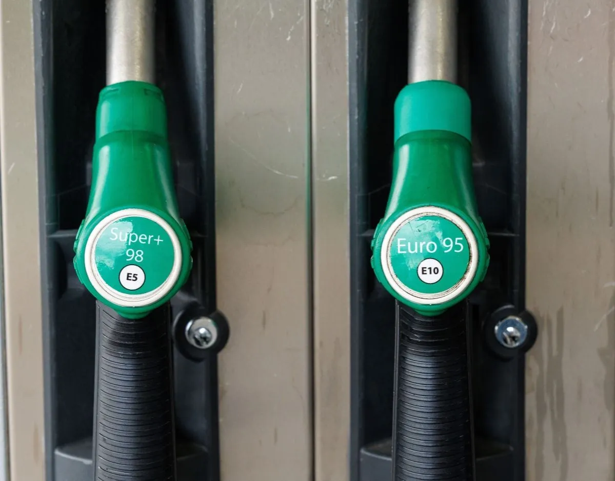 różne rodzaje benzyny E5 E10 95 98