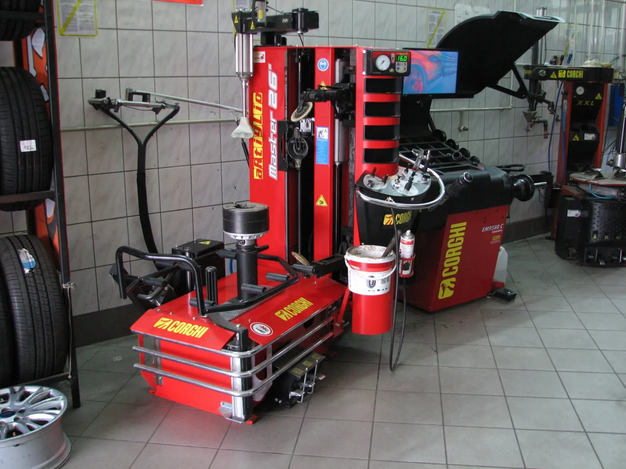 warsztat wulkanizacyjny demontaż opony felgi