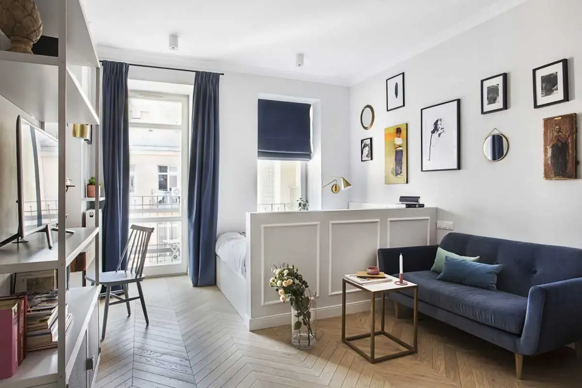 mała sypialnia w salonie aranżacje meble wielofunkcyjne