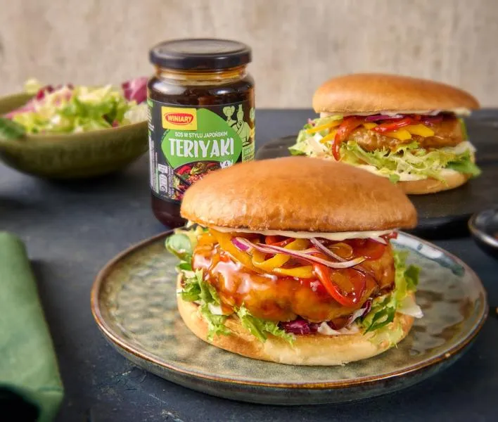 burger z kimchi i sosem teriyaki