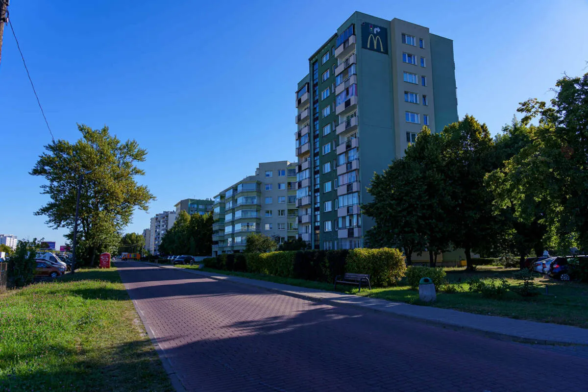 Nowe osiedla Bemowo Lotnisko vs stare bloki