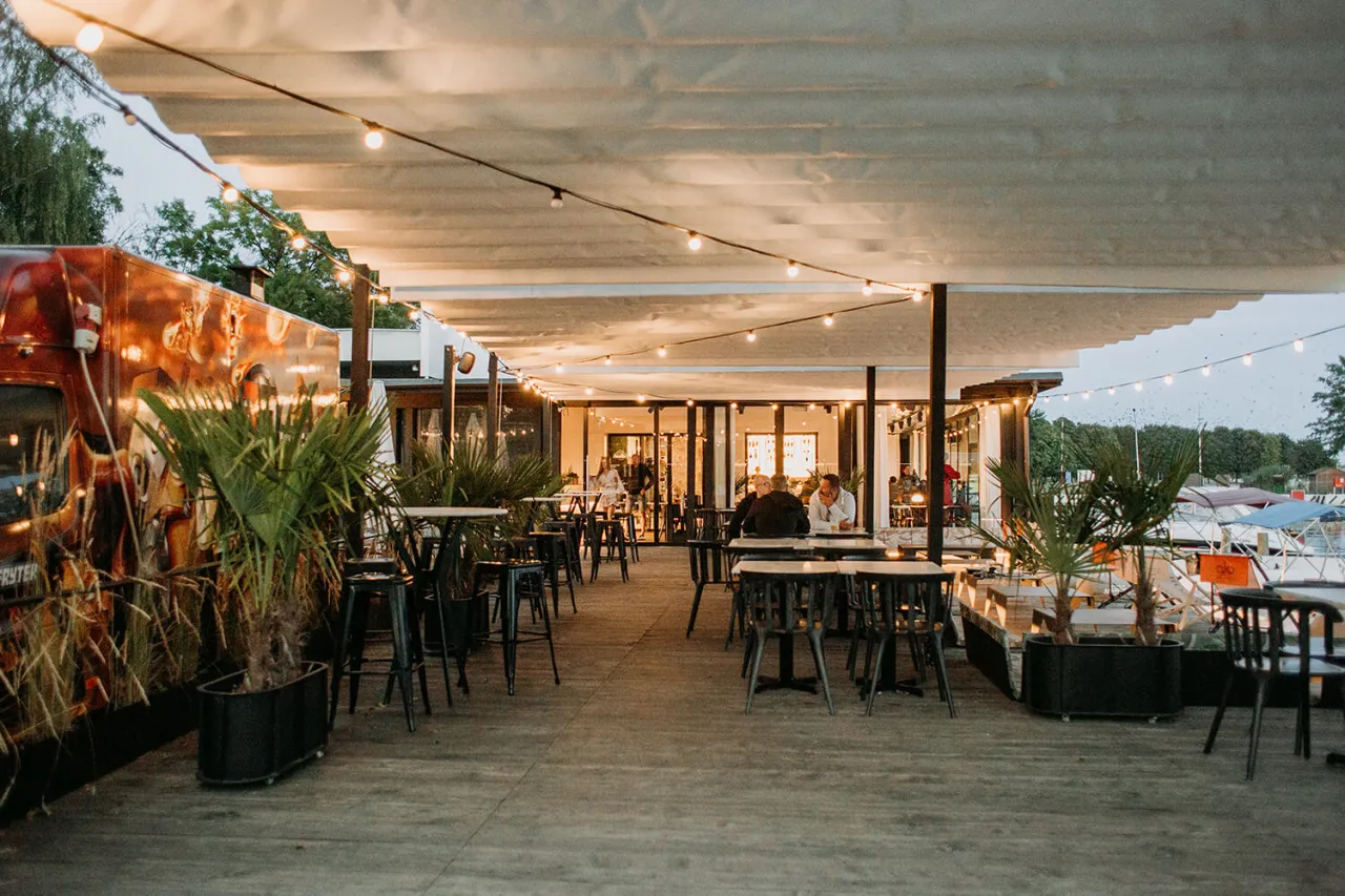 Giżycko restauracje nad jeziorem widok