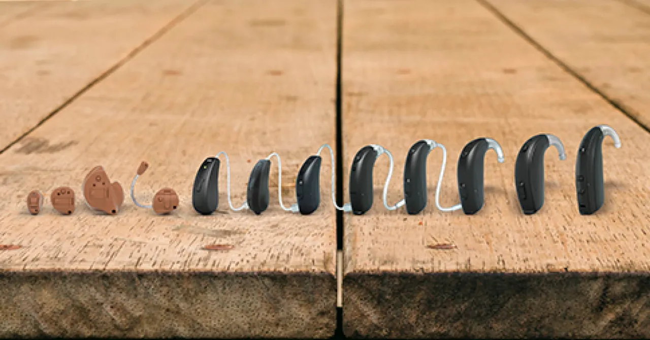 r&oacute;żne typy aparat&oacute;w słuchowych zauszne wewnątrzuszne