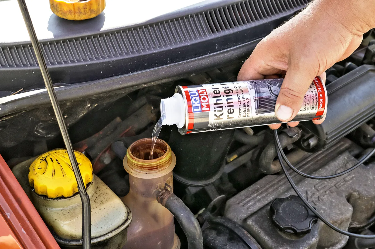 Ocet kwasek cytrynowy odkamienianie chłodnicy