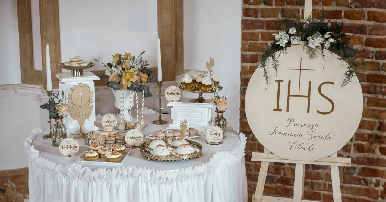 przyjęcie komunijne w restauracji i w domu