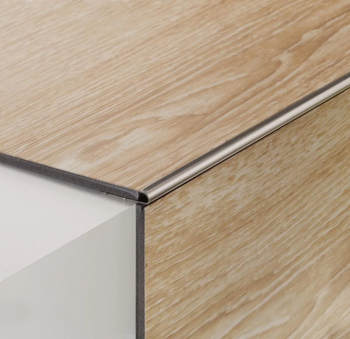 różne profile schodowe do paneli