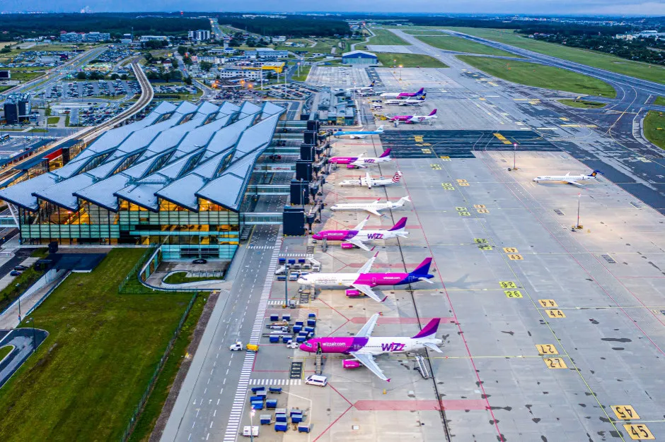 Port Lotniczy Gdańsk im. Lecha Wałęsy z lotu ptaka