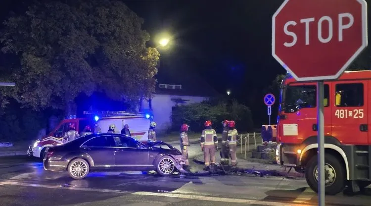 wypadek drogowy brak znaku stop