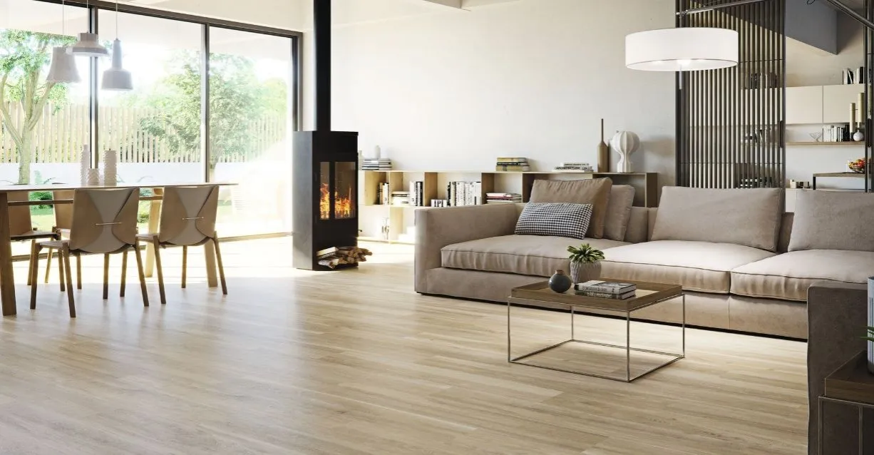 zalety i wady płytek drewnopodobnych infografika