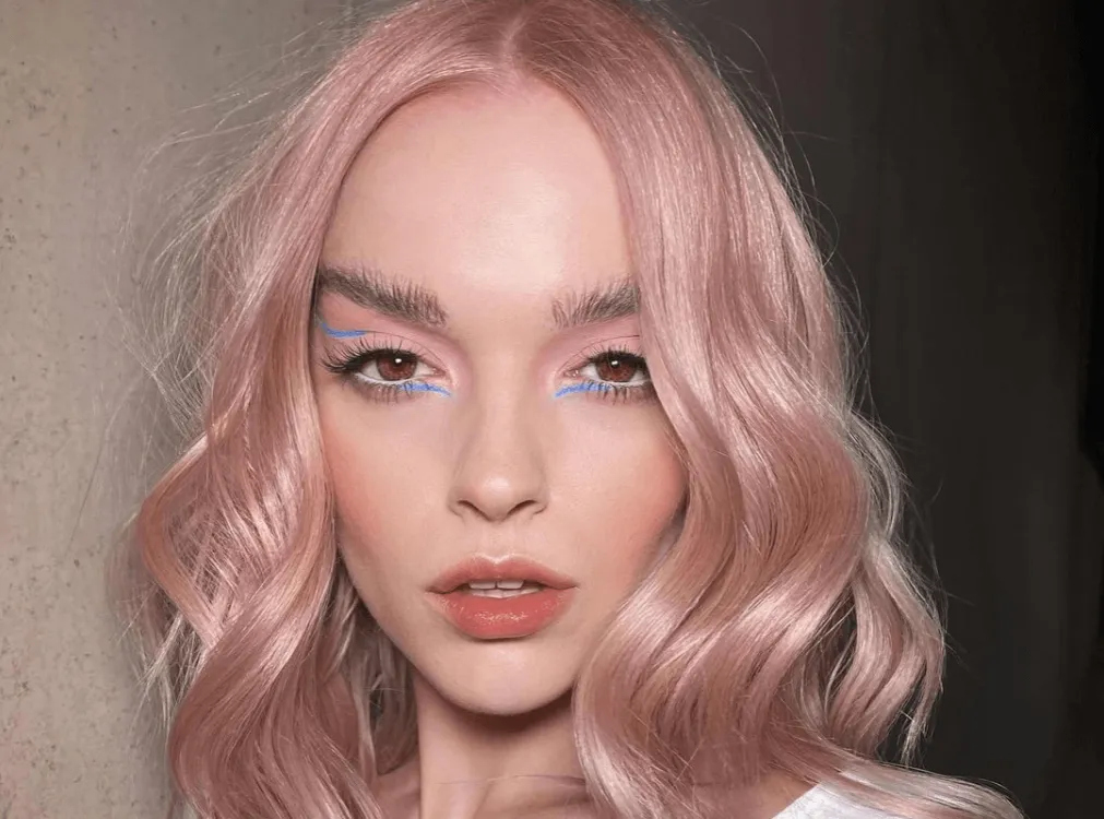 miodowy blond truskawkowy blond jasna cera