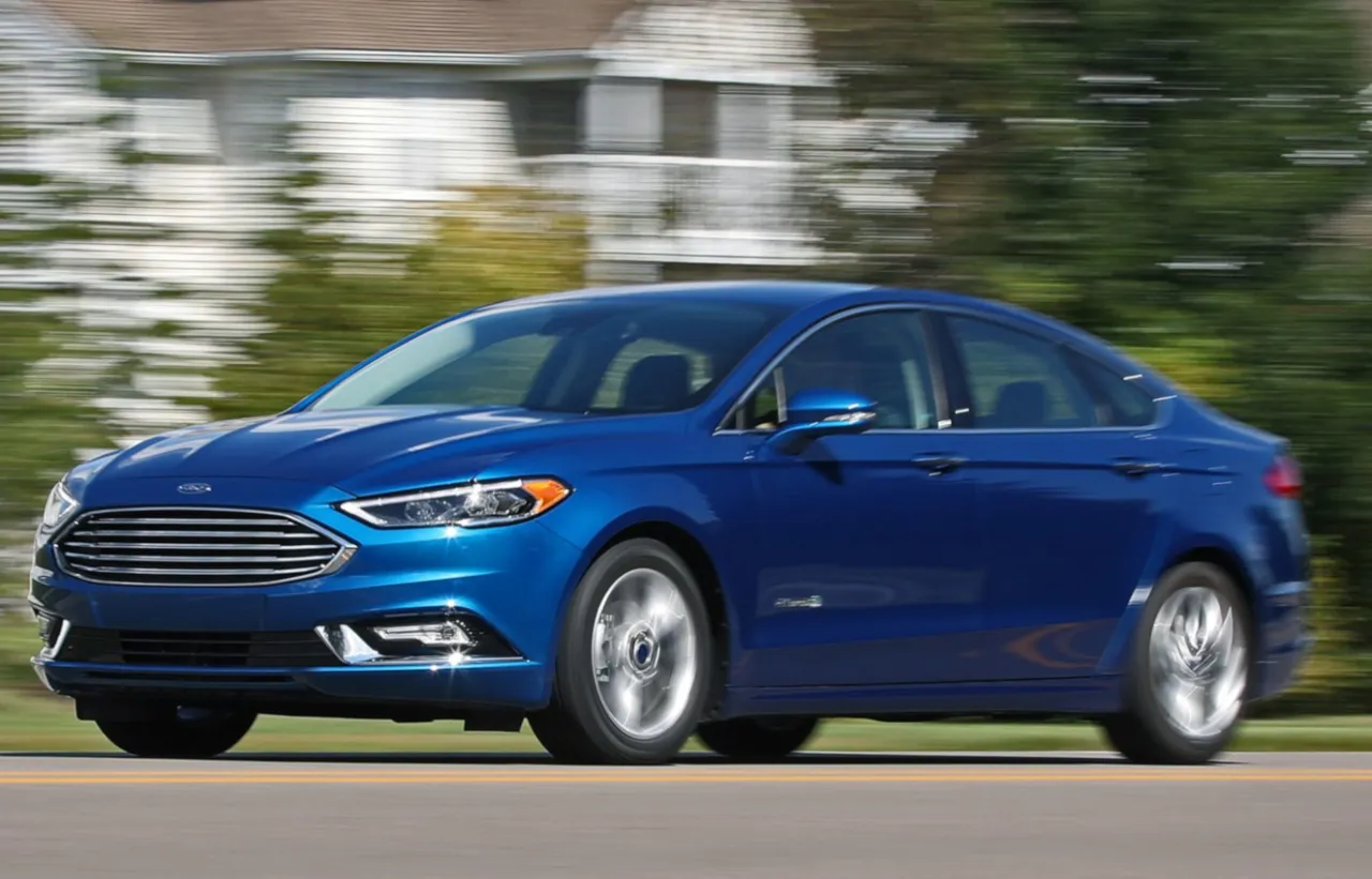 Ford Fusion europejski vs amerykański por&oacute;wnanie