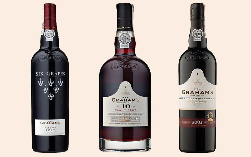 r&oacute;żne rodzaje wina porto butelki
